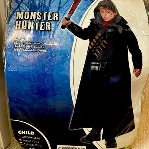 Spirit Monster Hunter Costume Child Medium 8-10 BRAND NEW